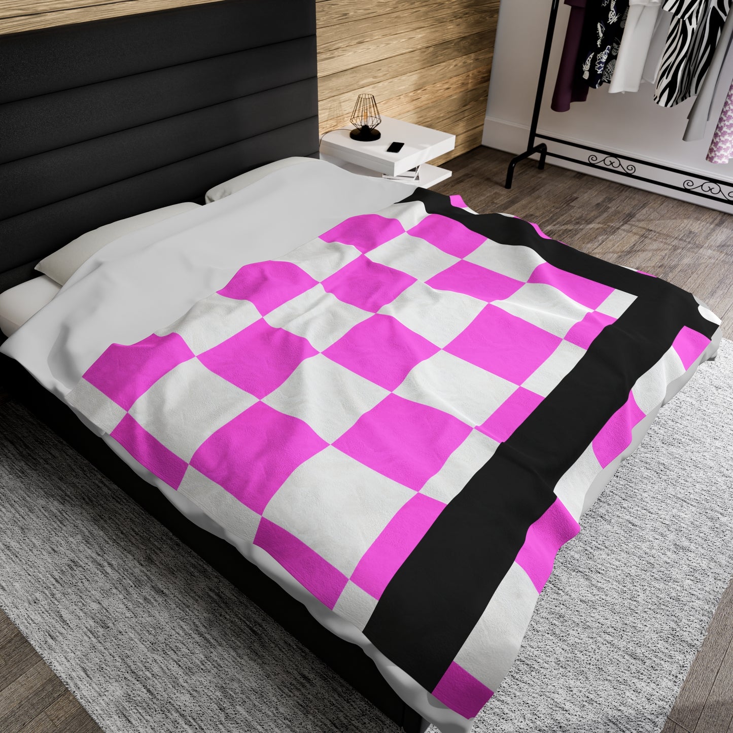 Vibrant Pink Checkered Velveteen Plush Blanket - Cozy & Stylish Home Accessory