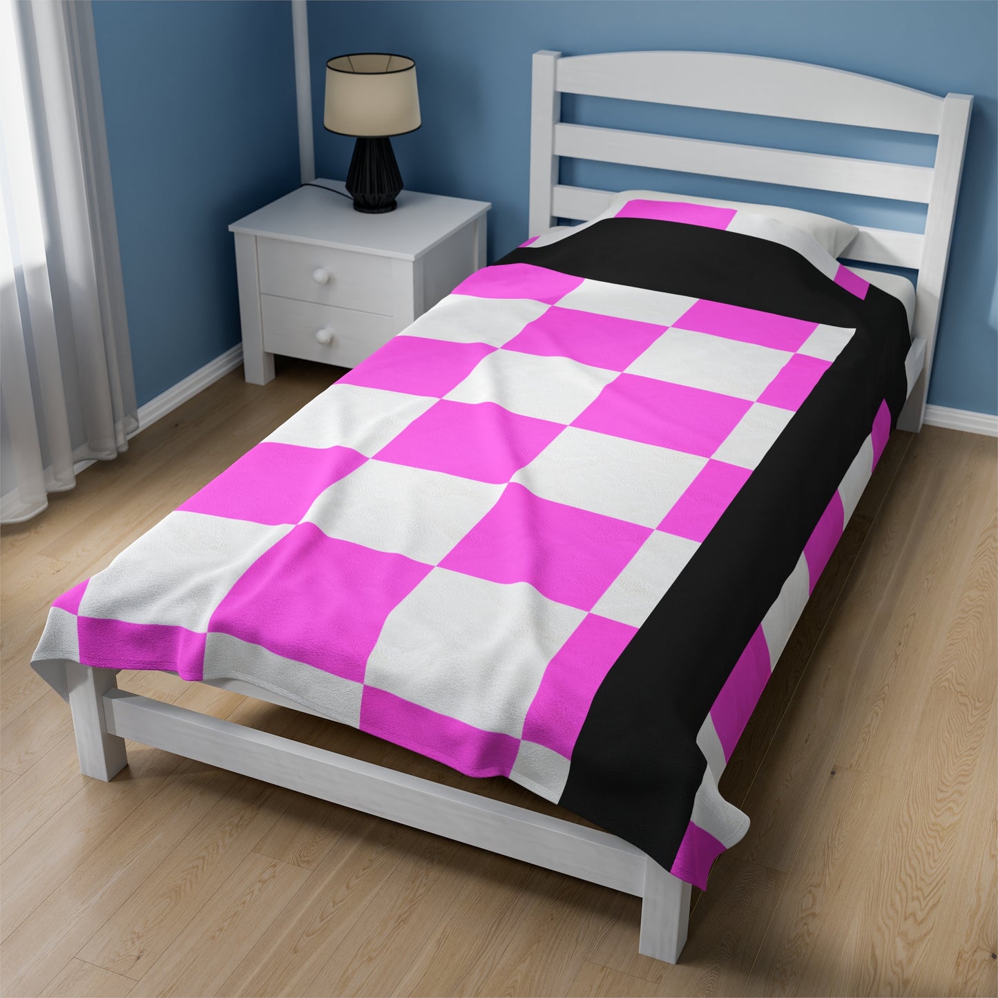 Vibrant Pink Checkered Velveteen Plush Blanket - Cozy & Stylish Home Accessory