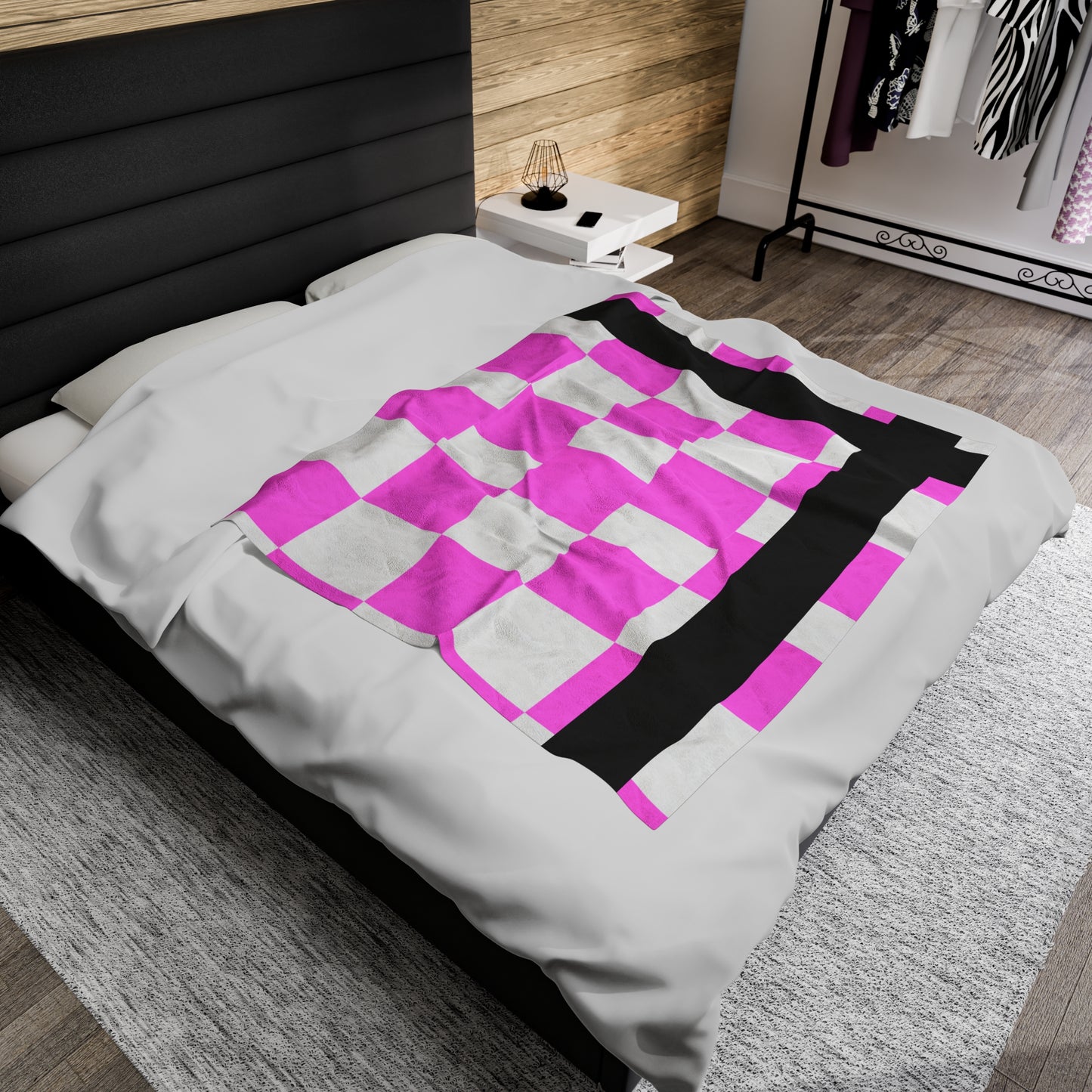 Vibrant Pink Checkered Velveteen Plush Blanket - Cozy & Stylish Home Accessory